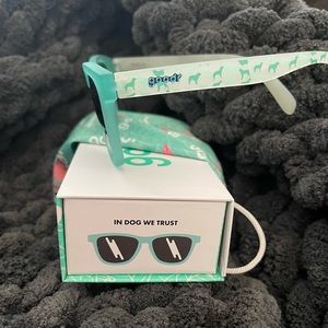 GOODR sunglasses “In Dog We Trust”